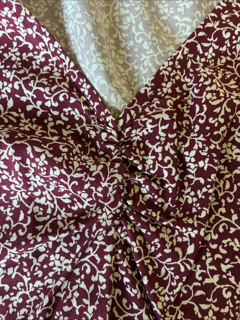 Old Navy V-Neck Puff Sleeve Floral Top - Burgundy/White S